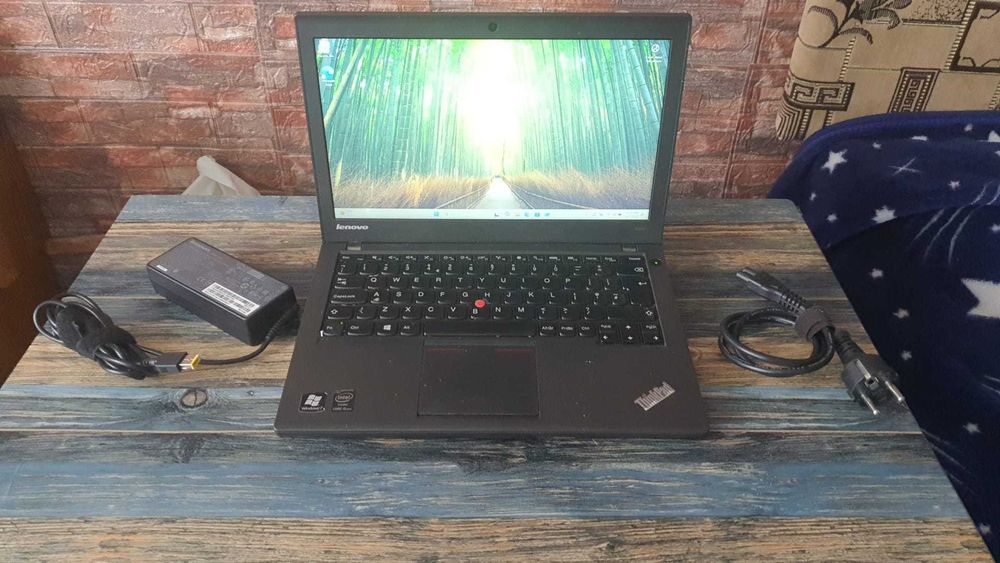 Lenovo ThinkPad X240 – i5, SSD, 8GB RAM, 2 baterii