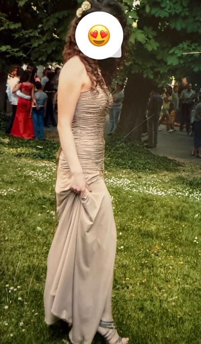 Бална рокля. Роклята е шита по поръчка.