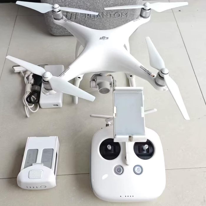 Dronă DJI Phantom 4 Pro