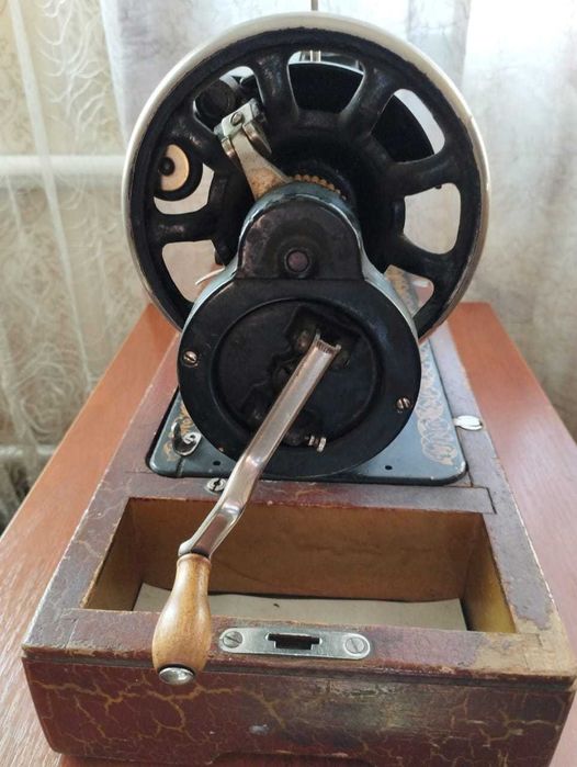 Продам швейную машину б/у