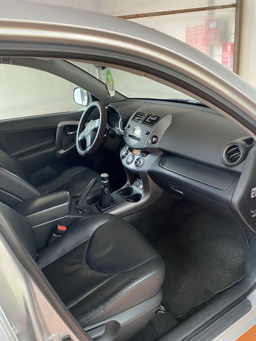 Toyota  Rav 4