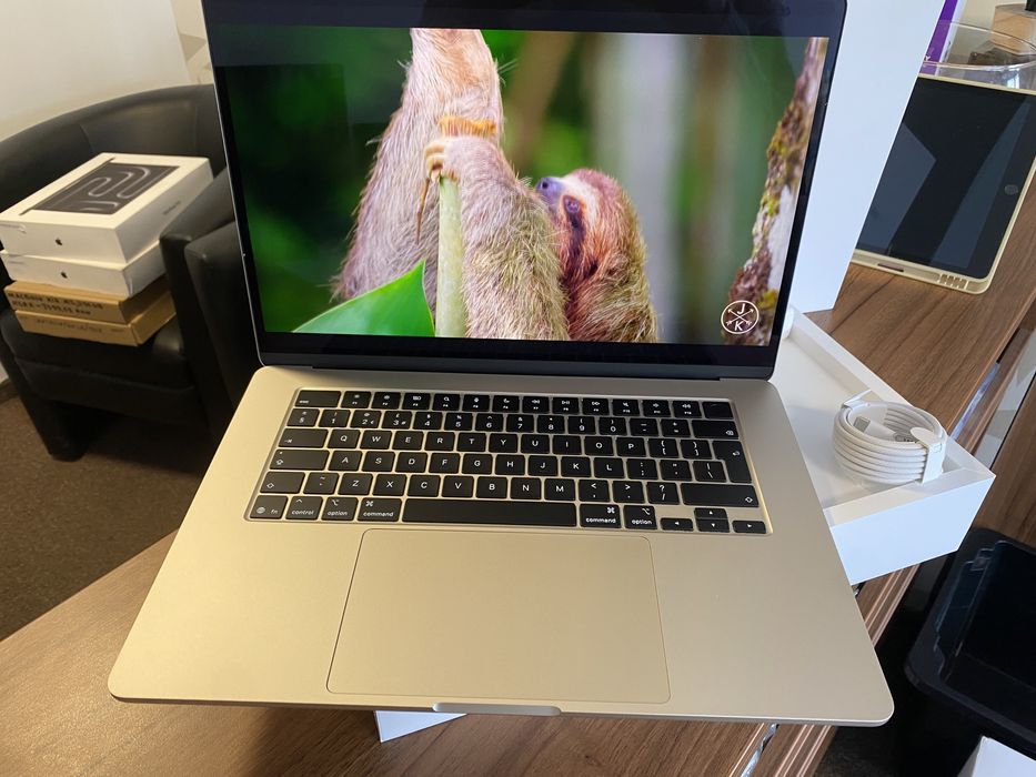 MacBook Air 15-inch/ 256 Gb / Starlight