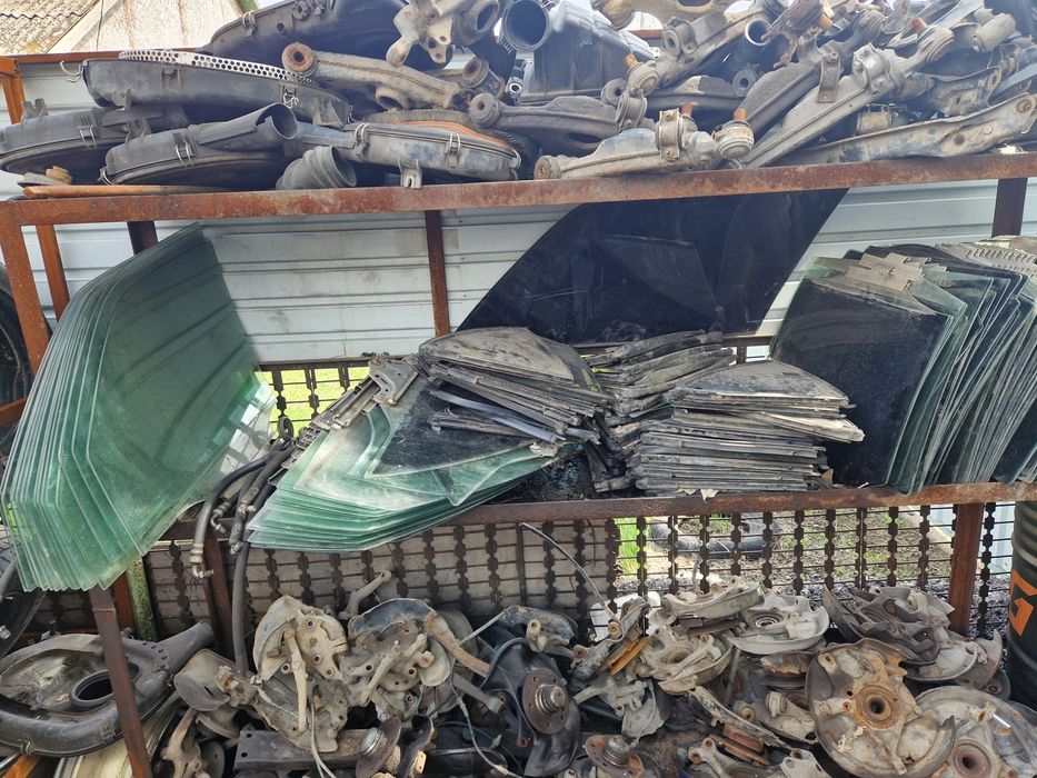 Боковые стекла мерседес