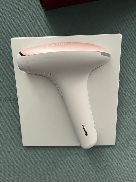 Фотоепилатор IPL Philips Lumea