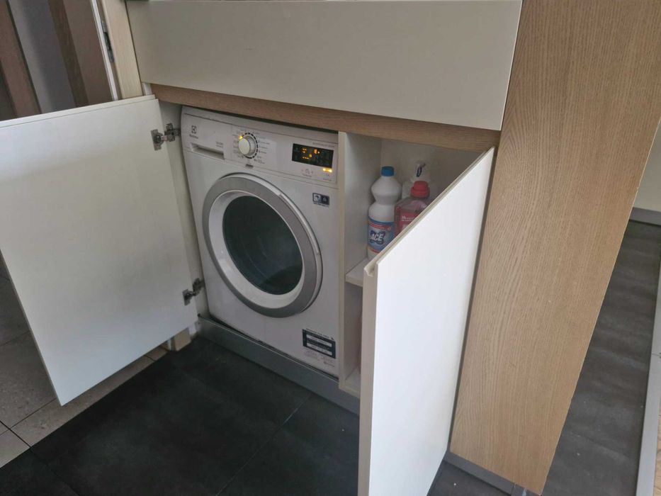 Кухня с уреди за вграждане