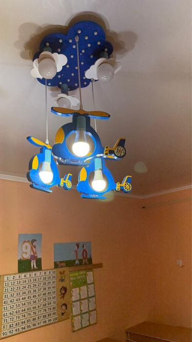 Продам б/у люстры Хорошее состояние, полностью рабочие.