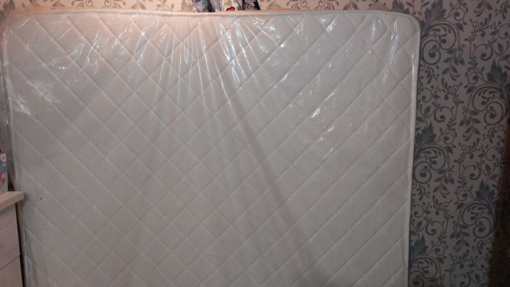 Турецкий матрас совершенно новый 2х спальный 180×200.  Ортопедический.
