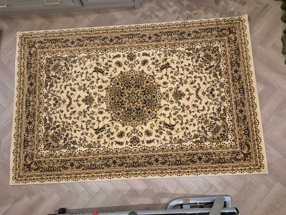 Ковер в отличном состоянии, шерстяной