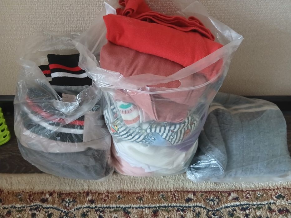 Отдам детские вещи