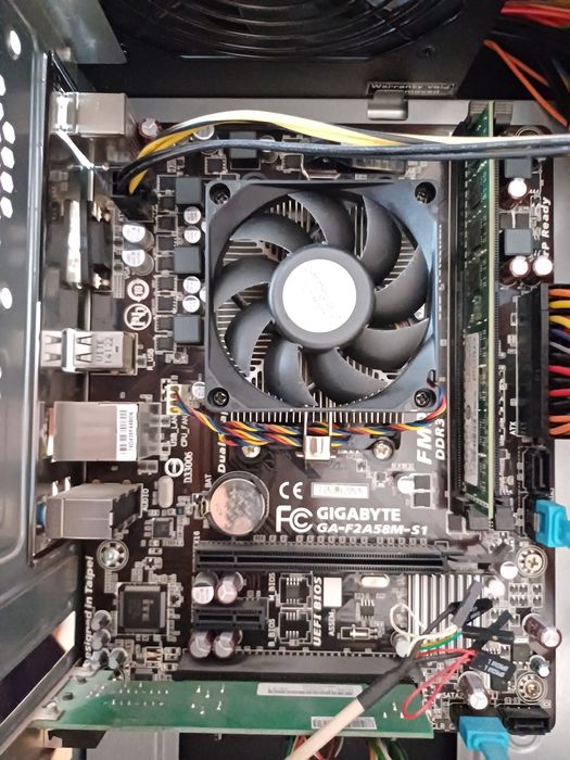 Компютър с монитор + телевизор