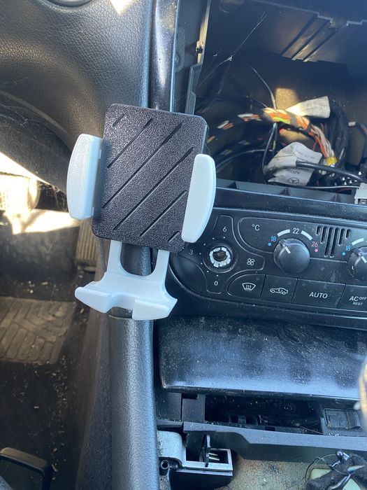 стойка за телефон мерцедес цлк 209 clk w209