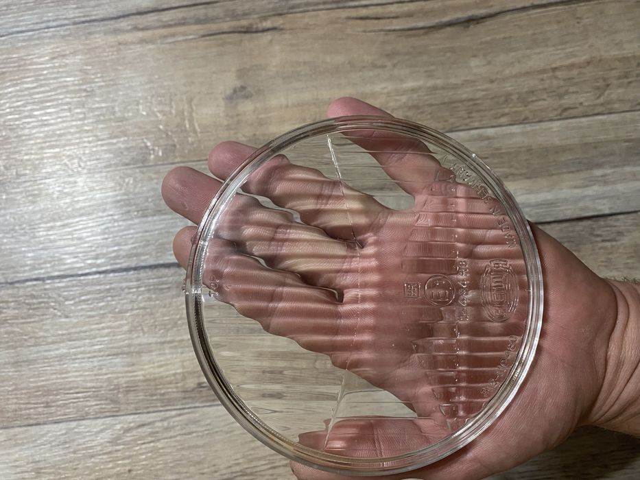 Стекло   фары Hela на бмв е 34