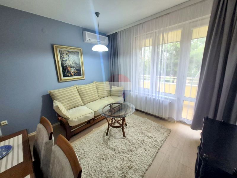 Дава се под наем Двустаен апартамент в Варна, Бриз - 60 кв.м за 530 € - Снимка #2