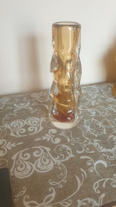 Гул учун ваза сотилади.