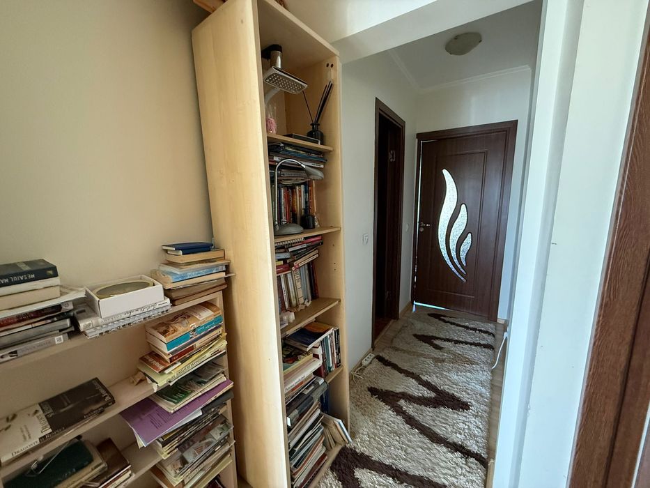 Vand apartament 3 camere zona Careiului