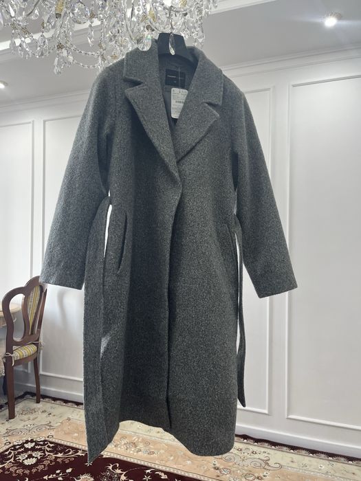 Легкое стильное пальто