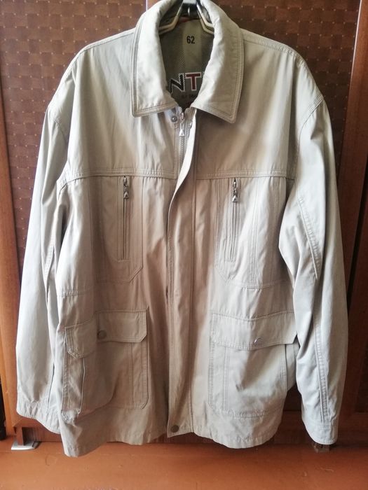 Продам куртку ветровку