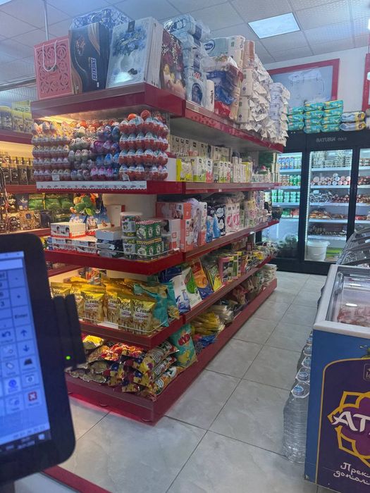 Полка стеллаж витрина магазин учун