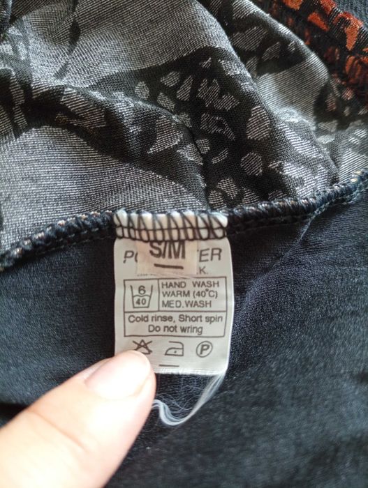 Bluza cu maneci evazate din plasa