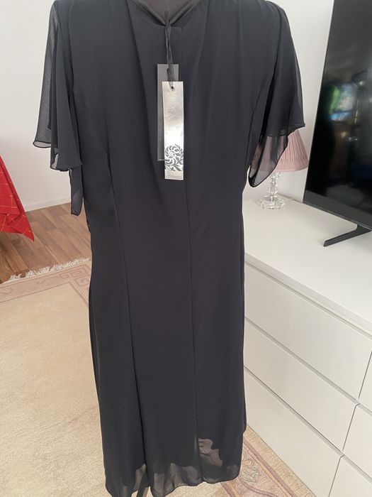 Vand rochie pentru evenimente