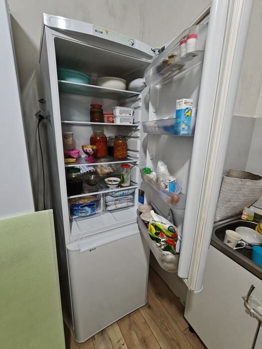 Холодильник indesit