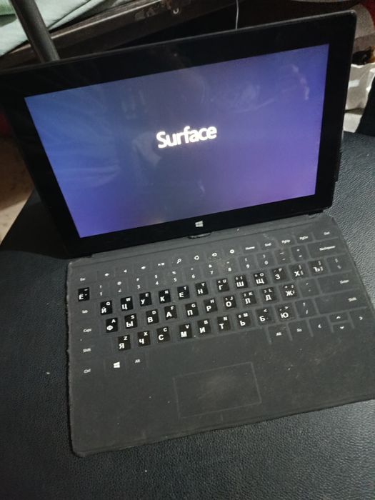 Planshet ochilib yopiladi Zaryadchiklari bor magnitli boʻladi