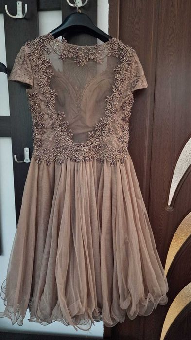 Rochie pentru eveniment, culoare Bej/Maro deschis. Marimea 40