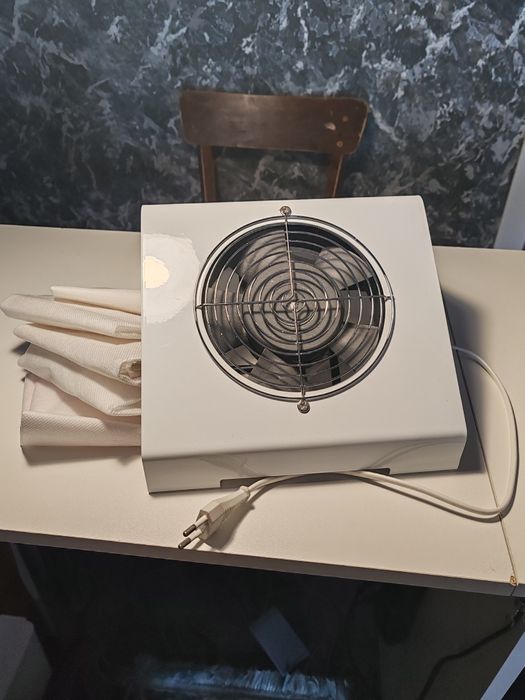 Продам пылесборник для маникюра