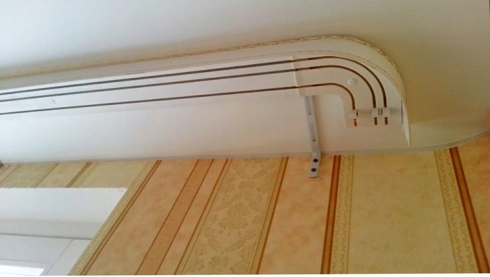 Монтаж доставка потолочных карниз