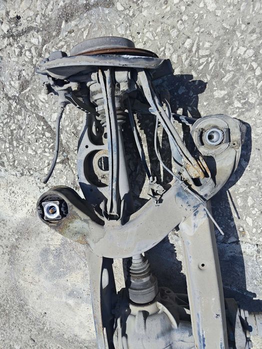 Запазен Заден мост Mercedes SLK R171 в много добро състояние СЛК