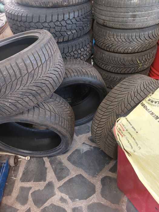 Nexen 275 35 19 два броя и 245 40 19 един брой.