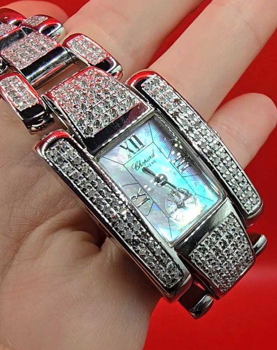 Шикарные часы с бриллиантами шопард