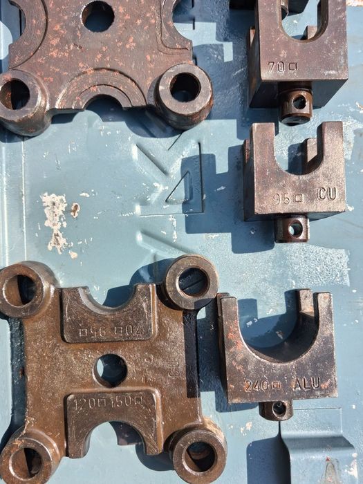 Dispozitiv manual pt sertizat cabluri