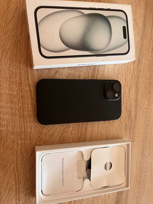iPhone 15 Black 128 gb 87% battery health.