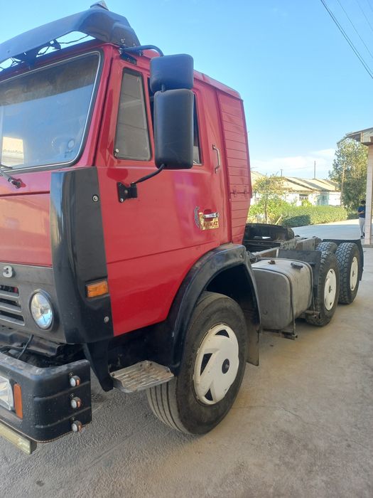 Kamaz tegach sotiladi