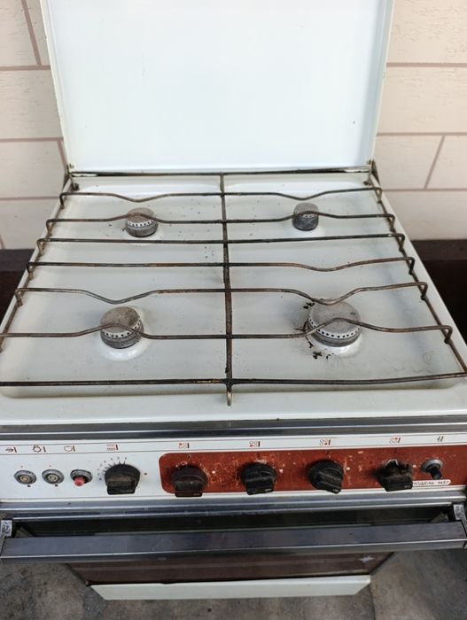 Газовая плита продам