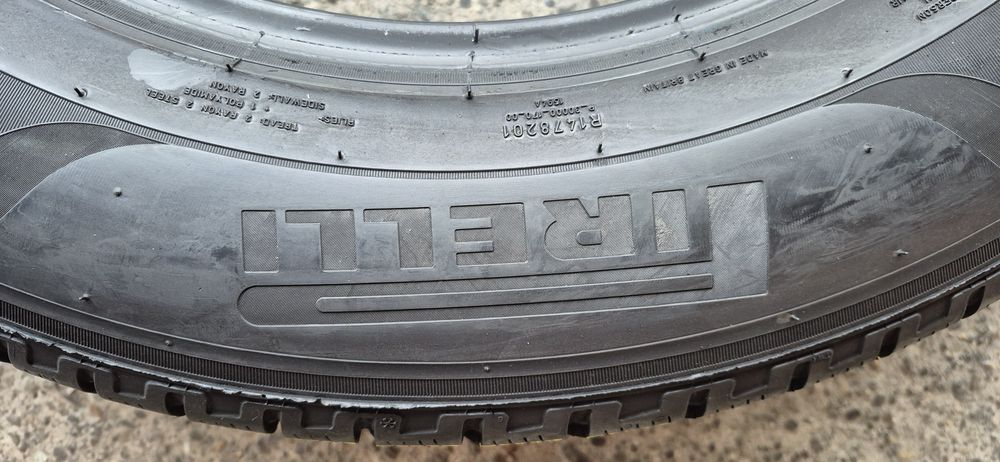 4 anvelope iarna Pirelli 235/65/19.Pretul este pe bucata