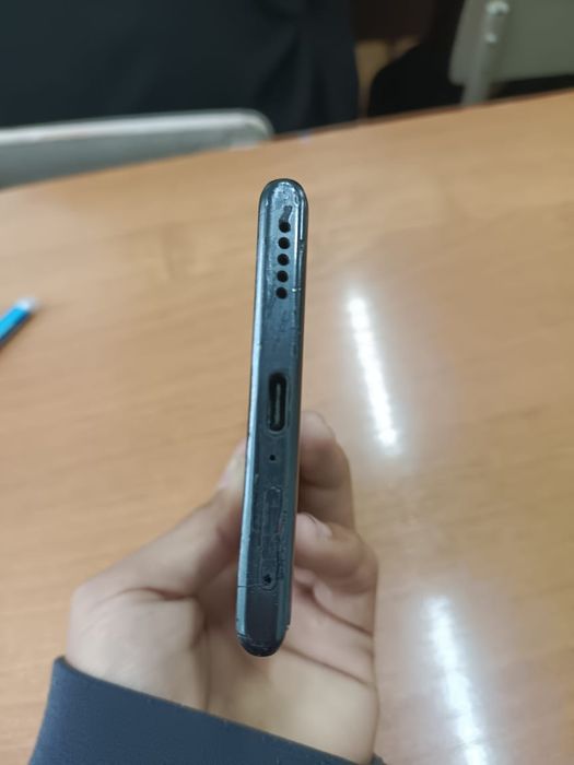 Продам телефон HONOR 70
