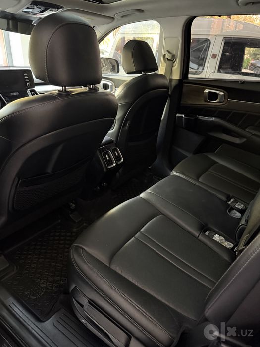 Kia Sorento 2022 Qora toza 7 orindiqli