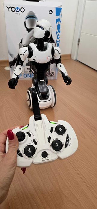 Робот silverlit op one