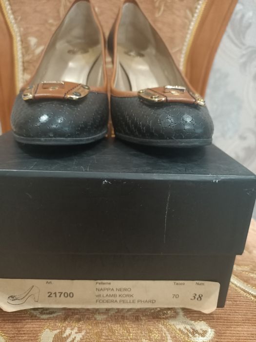 Продам женские туфли 38р.