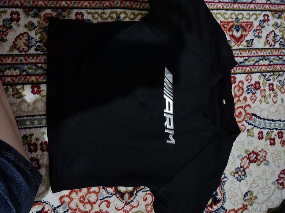 верхние одежды продам за 2000 тг