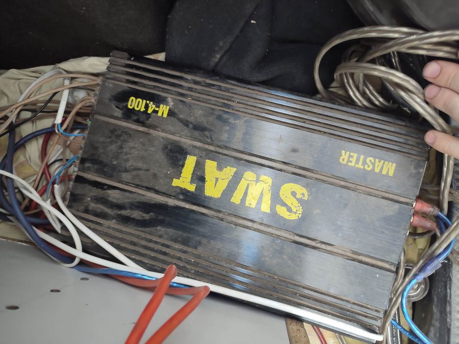 Продам саб 2 уселка 1000w и 4-100w
