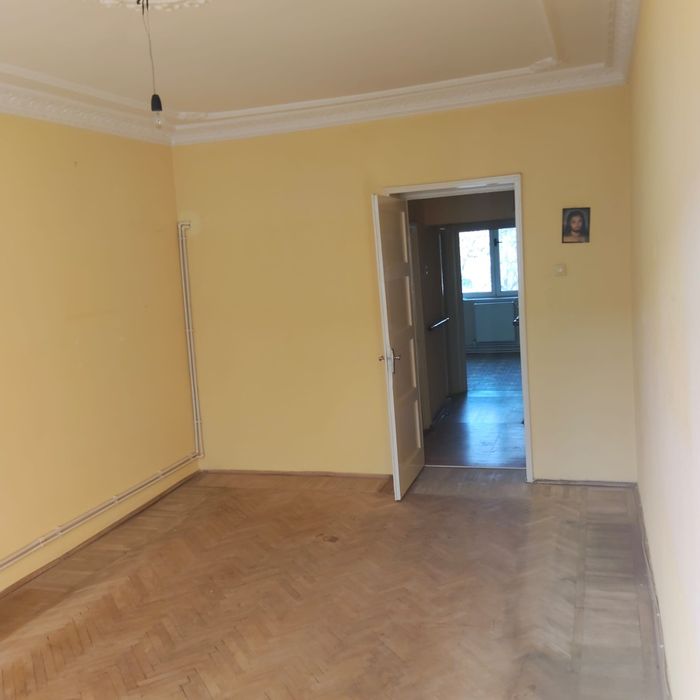 Vând apartament 2 camere decomandate, ultra-central, Galați