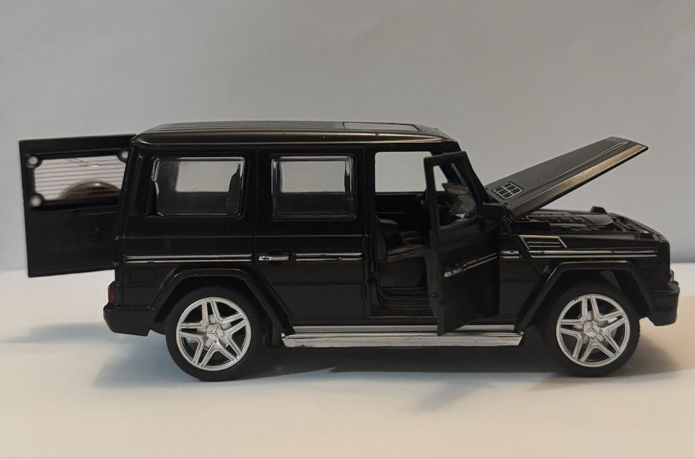 Металлическая модель Mercedes-Benz G-Class (G-Wagon)
