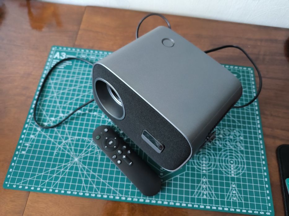 Продам проектор HY-310