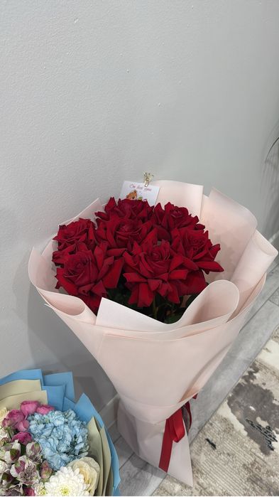 Цветы 5мын тг, метровый