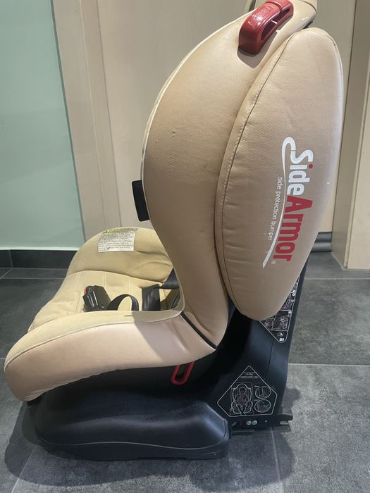 Детски стол за кола