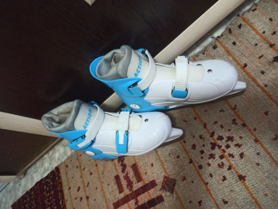 Продам коньки состояние отличное