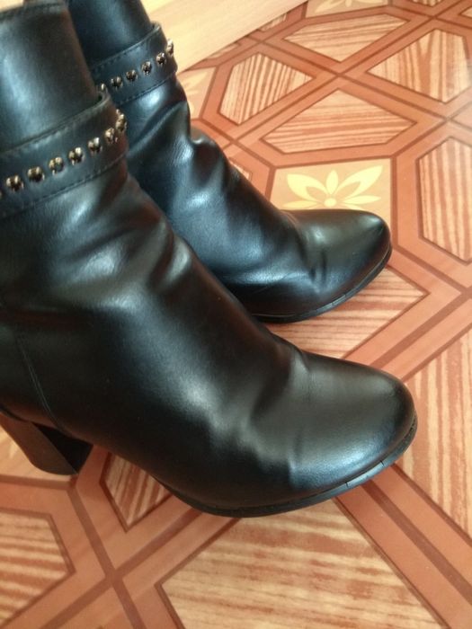 Продаю осенние сапожки